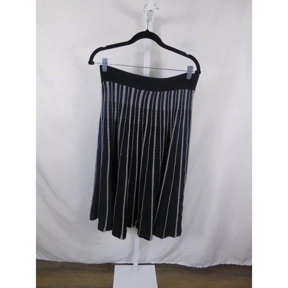 Vintage Foravi NY Black Midi Skirt A-Line Estate Find Goth Wicca M Wool Blend - Picture 4 of 10